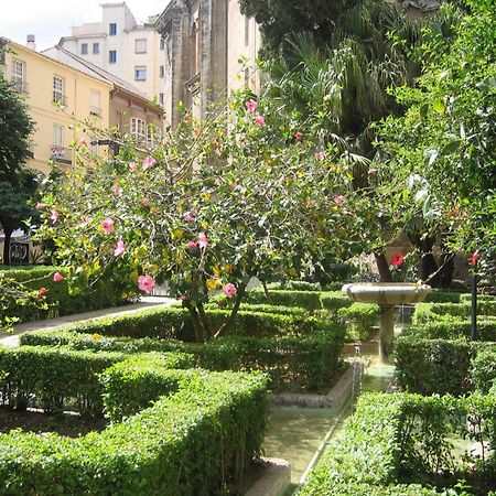 Residencia Universitaria San Jose Малага Екстер'єр фото